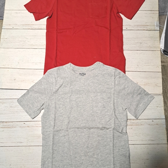 4 Spotted Zebra T Shirts. 2 Graphic Tees and 2 Solid Color Tees. Size small 6-7 - Picture 2 of 13